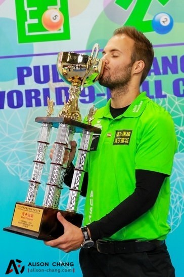 2015 China Open - Albin Ouschan with Trophy
