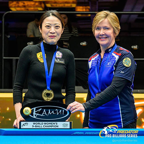 2023 Womens 9-Ball WC - Final_Chou with the trophy and Fisher