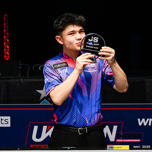 Yapp, Souto, Krause, Styer Head into Final Four - 第3張圖 2025 Jayson Shaw Junior Open - winner Felix Vogel kisses trophy